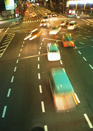 車検をスムーズに受けるための完全ガイド:料金、サービス、業者選びのポイントとは?